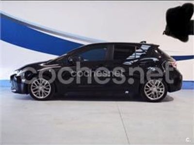 Negro Usado 2019 Toyota Corolla Active Berlina | 21.900 € (Un poco caro)