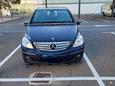 Usado Mercedes B180 109 CV (80 kW) 2008 Azul Monovolumen