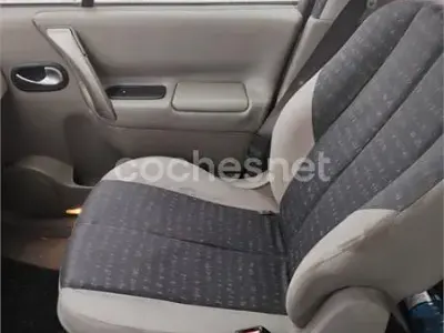 Usado Renault Scénic II Authentique 100 CV (73 kW) 2005 Gris / plata Monovolumen