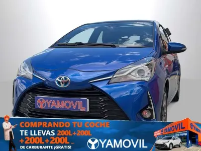Usado Toyota Yaris Advance 99 CV (72 kW) 2018 Azul Utilitario