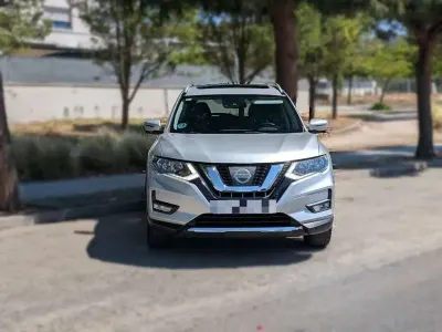 Usado Nissan X-Trail N-Connecta 131 CV (96 kW) 2018 Gris SUV