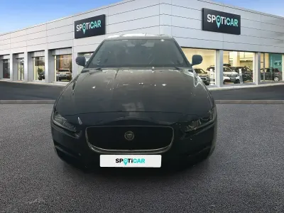 Usado Jaguar XE Pure 180 HP (132 kW) 2017 Azul Sedan