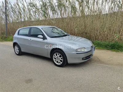 Usado Alfa Romeo 147 Impression 115 CV (84 kW) 2003 Gris / plata Utilitario