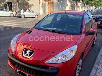 Usado Peugeot 206+ 60 CV (44 kW) 2009 Rojo Utilitario