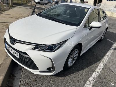 Begagnad Toyota Corolla Business Edition 122 HK (89 kW) 2022 Vit Sedan