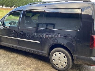 Usado VW Caddy Maxi Trendline 102 CV (75 kW) 2019 Negro Monovolumen