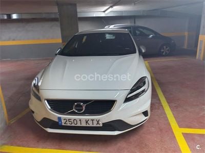 Usado Volvo V40 R-Design Momentum 150 CV (110 kW) 2019 Blanco Berlina