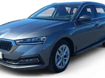 Usado Skoda Octavia Selection 150 CV (110 kW) 2023 Gris / plata Familiar
