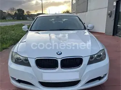 Usado BMW 318 143 CV (105 kW) 2010 Blanco Familiar