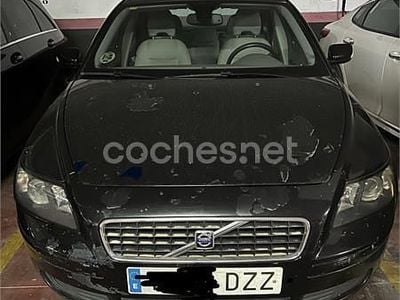 Usado Volvo S40 Momentum 136 CV (100 kW) 2006 Negro Berlina