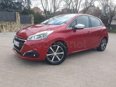Usado Peugeot 208 Active 100 CV (73 kW) 2015 Granate Utilitario