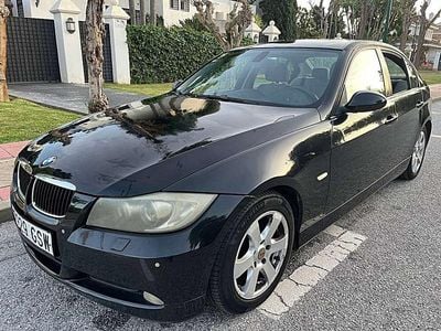 Negro Usado 2006 BMW 320 Berlina | 4989 € (Buen precio)