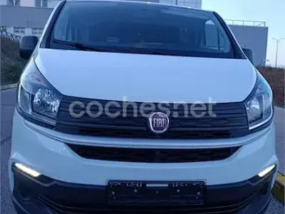 Usado Renault Trafic LIMITED 120 CV (88 kW) 2019 Blanco Monovolumen
