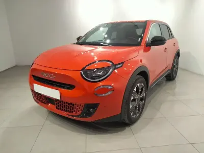 Używany Fiat 600E La Prima 114 kW (156 KM) 2024 Pomarańczowy