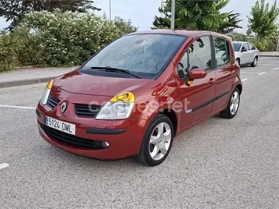 Usado Renault Modus Dynamique 80 CV (58 kW) 2005 Granate Monovolumen