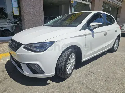 Usado Seat Ibiza Style Plus 110 CV (80 kW) 2022 Blanco Utilitario