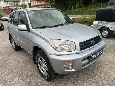 Usado Toyota RAV4 Luna 150 CV (110 kW) 2003 Gris / plata SUV