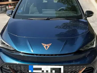 Usado Cupra Born e-Boost 169 kW (231 CV) 2023 Azul Utilitario