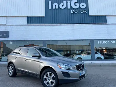 Używany Volvo XC60 Momentum 163 KM (119 kW) 2012 Beżowy SUV