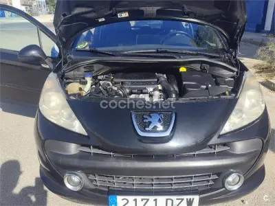 Usado Peugeot 207 110 CV (80 kW) 2006 Negro Berlina