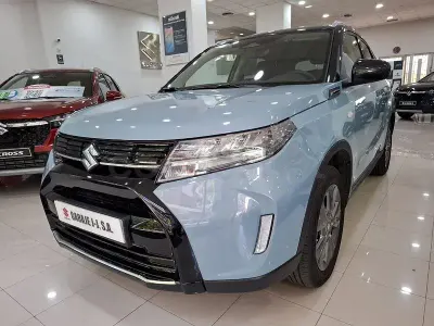 Usado Suzuki Vitara 110 CV (80 kW) 2025 Gris / plata SUV