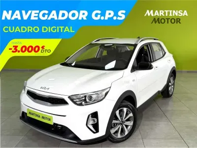 Usado Kia Stonic 101 CV (74 kW) 2025 Blanco SUV