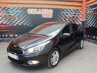Usado Kia Ceed GT 90 CV (66 kW) 2015 Negro Utilitario