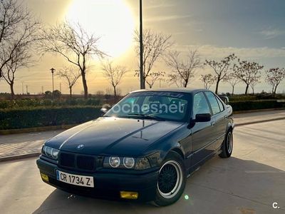 Negro Usado 1996 BMW 320 Berlina | 3600 €