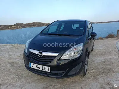 Usado Opel Meriva Expression 100 CV (73 kW) 2012 Negro Monovolumen