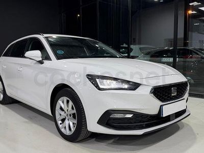 Usado Seat Leon Style 130 CV (95 kW) 2020 Blanco Berlina