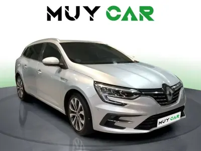 Usado Renault Mégane GrandTour Techno 140 CV (102 kW) 2022 Gris Familiar