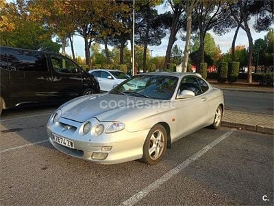 Usado Hyundai Coupé 138 CV (101 kW) 2000 Gris / plata Coupe