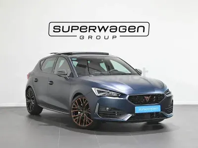 Usado Cupra Leon VZ 300 CV (220 kW) 2022 Azul Berlina