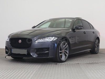 Usado Jaguar XF Prestige 180 CV (132 kW) 2020 Gris / plata Berlina