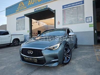 Infiniti Q30