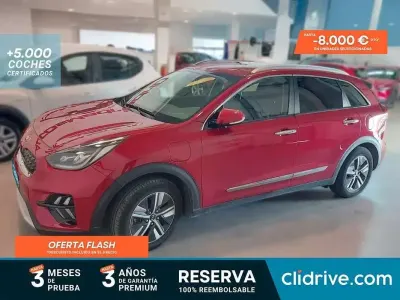 Usado Kia Niro 105 CV (77 kW) 2021 Rojo SUV