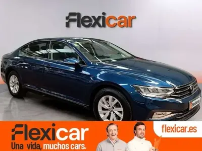 Usado VW Passat 122 CV (89 kW) 2020 Azul Berlina