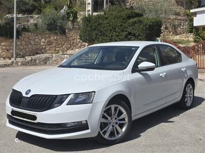 Usado Skoda Octavia Style 110 CV (80 kW) 2017 Blanco Berlina