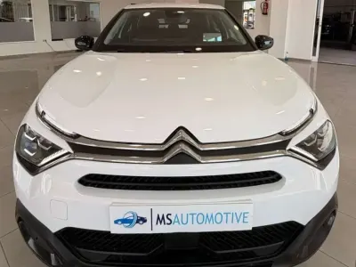 Usado Citroën C4 Feel 110 CV (80 kW) 2023 Blanco SUV