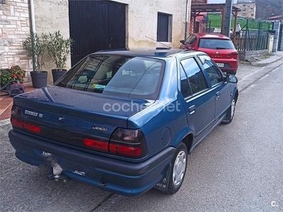 Azul Usado 1995 Renault R9 Berlina | 1600 €