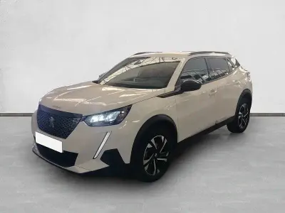 Usado Peugeot 2008 Active 100 CV (73 kW) 2022 Blanco SUV