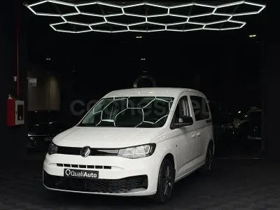 Usado VW Caddy Life 122 CV (89 kW) 2022 Blanco Monovolumen