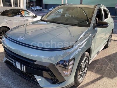 Usado Hyundai Kona N Line 120 CV (88 kW) 2023 Gris / plata SUV