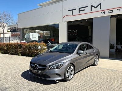 Usado Mercedes CLA220 170 CV (125 kW) 2018 Gris / plata Berlina