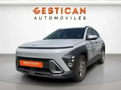 Usado Hyundai Kona 120 CV (88 kW) 2024 Plateado SUV