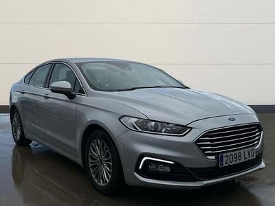 Usado Ford Mondeo Titanium 187 CV (137 kW) 2021 Gris Berlina