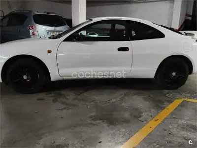 Usado Toyota Celica 115 CV (84 kW) 1998 Blanco Coupe
