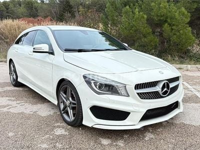Usado Mercedes CLA200 Shooting Brake AMG line 136 CV (100 kW) 2016 Blanco Familiar