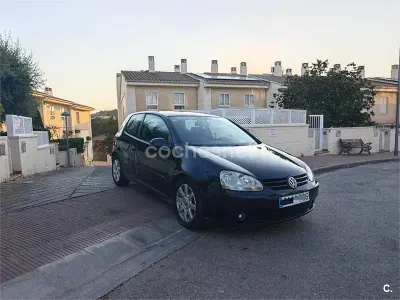 Usado VW Golf IV 110 CV (80 kW) 2005 Negro Berlina