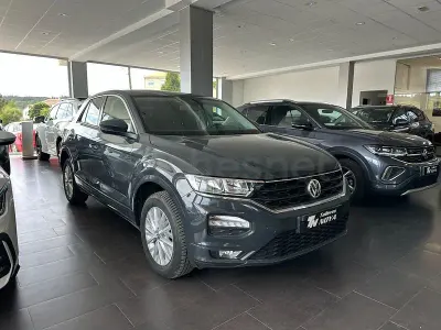 Usado VW T-Roc Advance 115 CV (84 kW) 2020 Gris / plata SUV